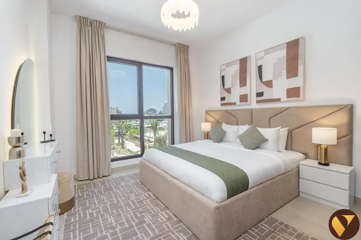 Vogue Madinat Jumeirah Living With Pool View And Balcony - Brand New Dubai Apartment