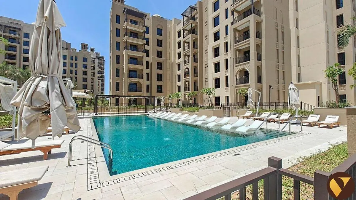 Vogue Madinat Jumeirah Living With Pool View And Balcony - Brand New Dubai