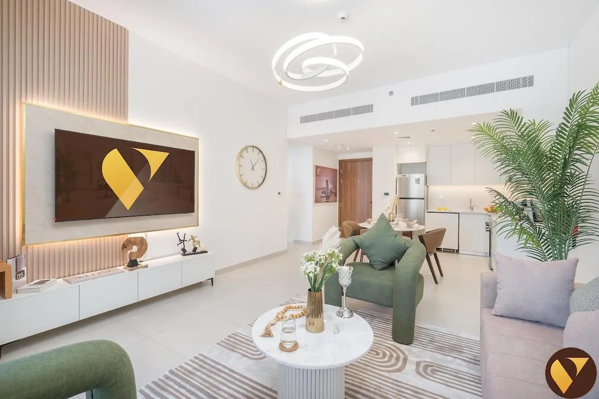 Vogue Madinat Jumeirah Living With Pool View And Balcony - Brand New Dubai